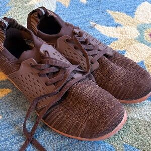 WHITIN Men's Chocolate Knit Sneakers size 10.5